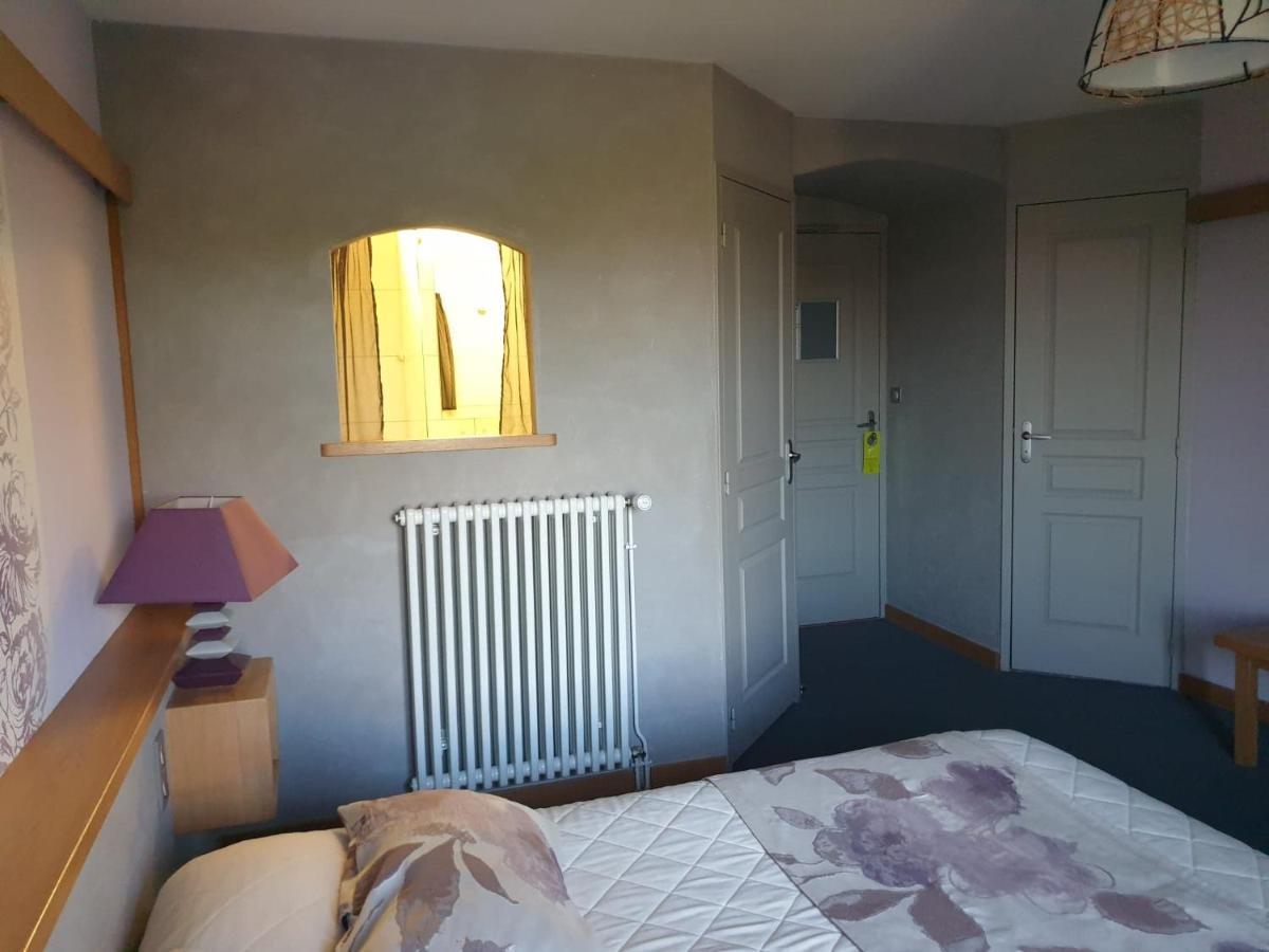 Logis Hotel Restaurant & Spa Les Remparts サレ エクステリア 写真
