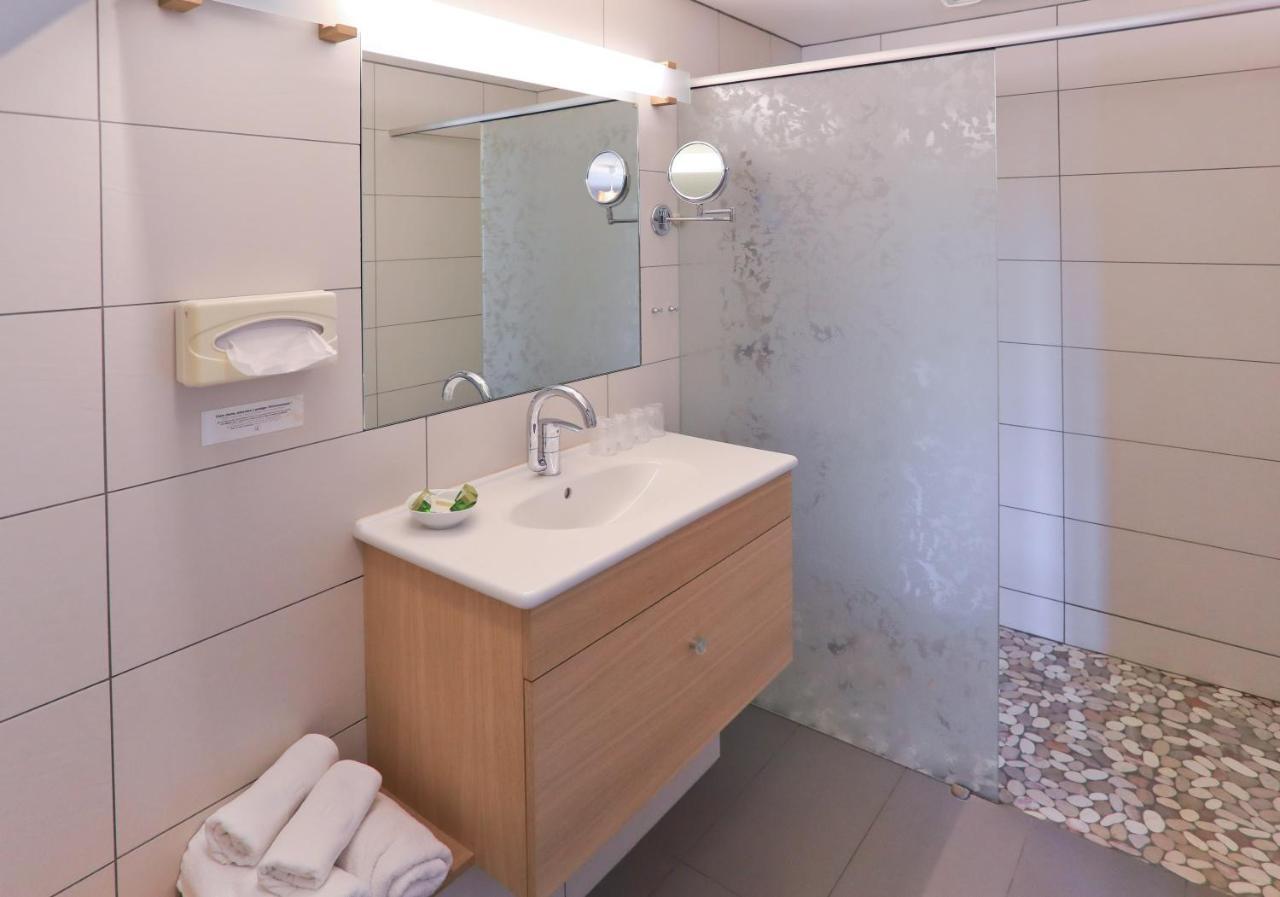 Logis Hotel Restaurant & Spa Les Remparts サレ エクステリア 写真