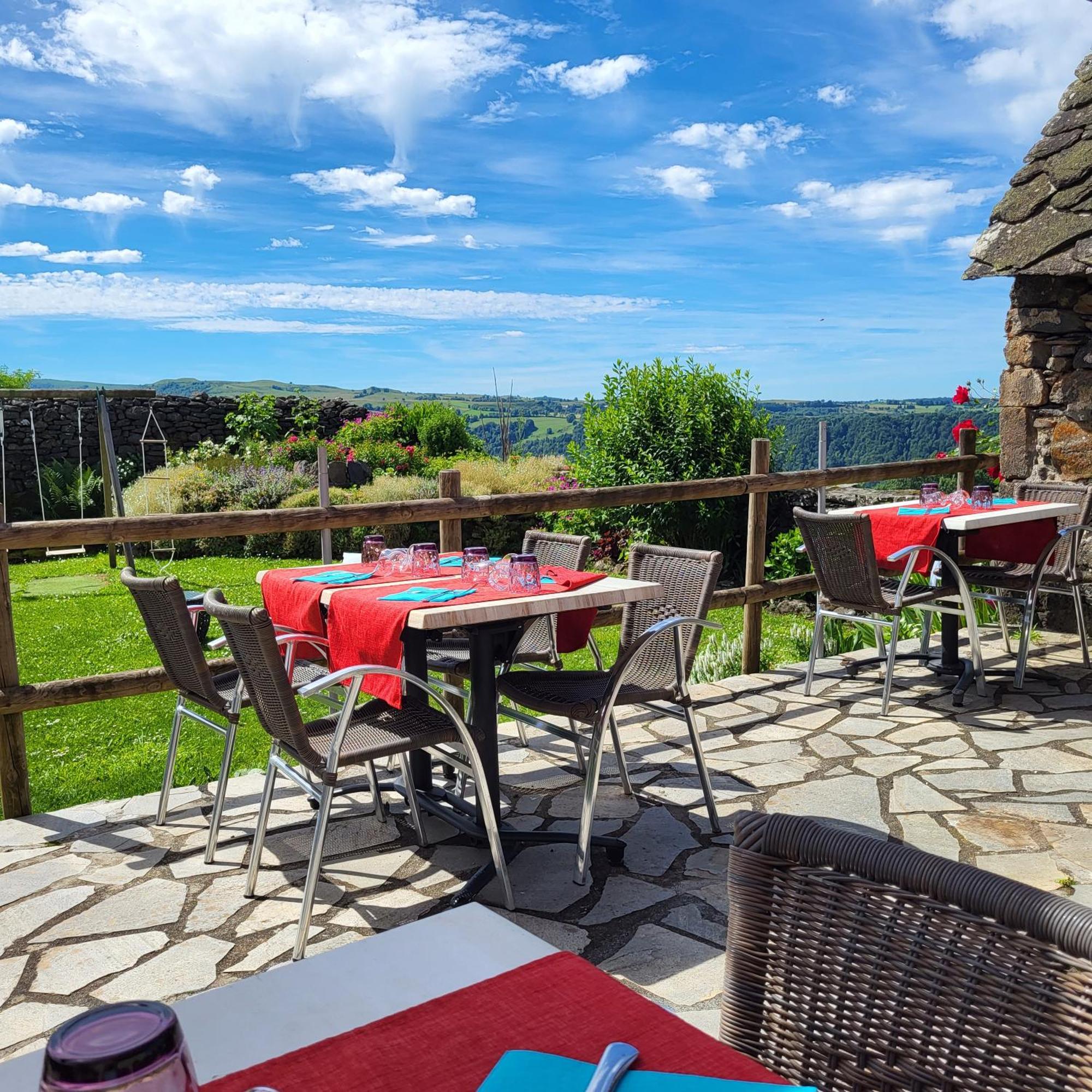 Logis Hotel Restaurant & Spa Les Remparts サレ エクステリア 写真