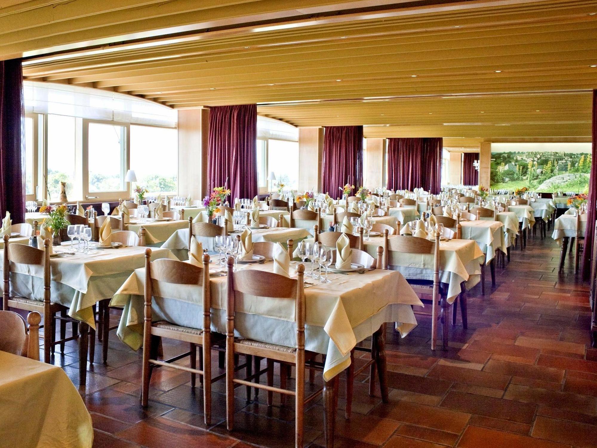 Logis Hotel Restaurant & Spa Les Remparts サレ エクステリア 写真